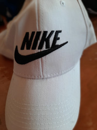 NIKE BASEBALL CAP