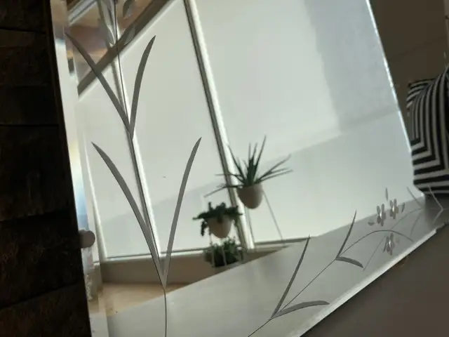 Vintage mirror for sale in Home Décor & Accents in Calgary - Image 3