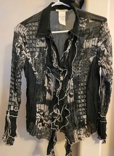 Le Chateau top -xs size, View more