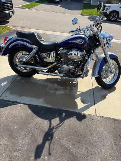 1998 Honda Shadow ACE. Rare purple and silver colour , tons of chrome , cobra running boards , cobra...