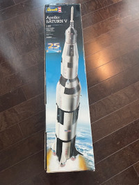 NASA Apollo Saturn V Model by Revell