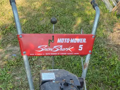 Snow shark snow blowers runs awsome chain driven no belts to break very reliable just takes regular...