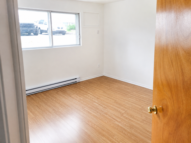 GRAND 4½ au cœur d'Auteuil | Long Term Rentals | Laval / North Shore ...