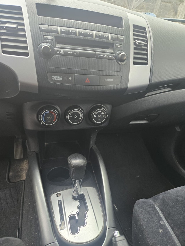 Mitsubishi Outlander — photo 4
