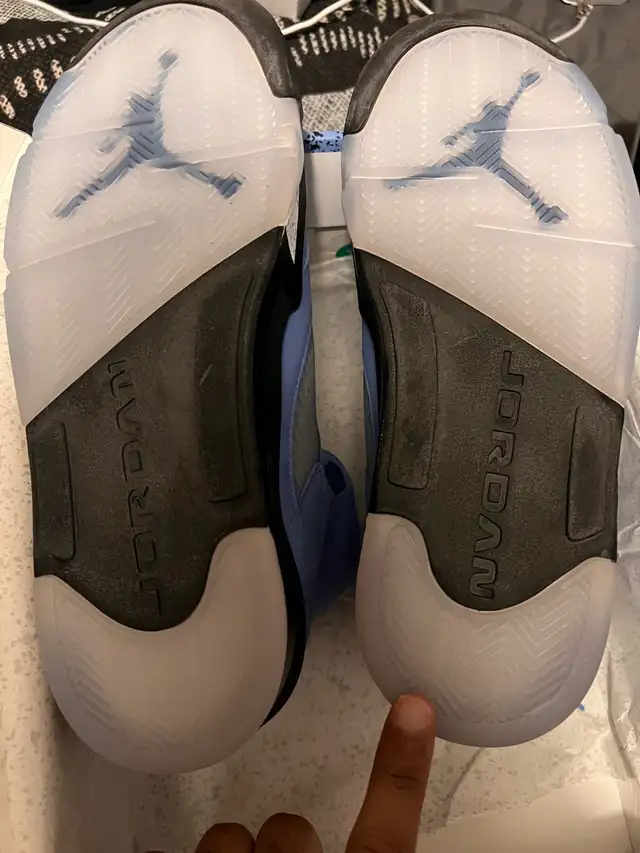 Jordan 5 UNC - Size 10.5 in Men's Shoes in City of Toronto - Image 3