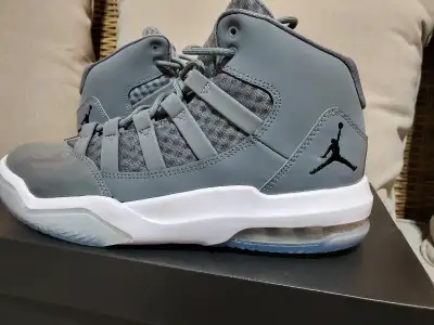 Jordan Max Aura, cool grey in color. Brand new size 8.5