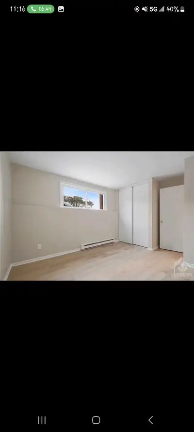 Read description before texting! *Room for Rent in family home near Greenbank and Baseline Road* (Lo...