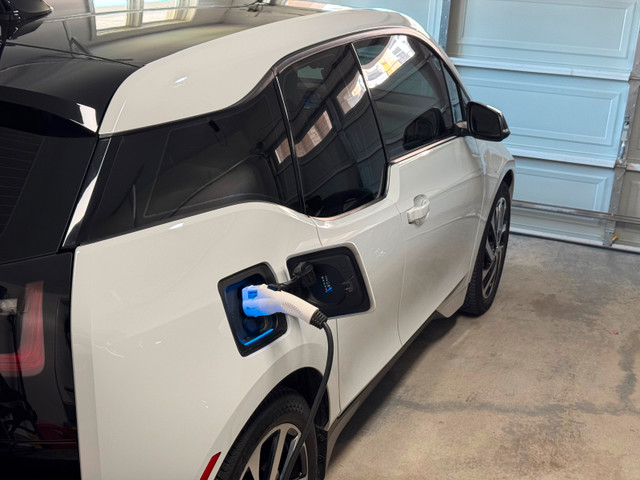 BMW i3 REX + NBT EVO Native BMW CarPlay in Cars & Trucks in Mississauga / Peel Region - Image 4