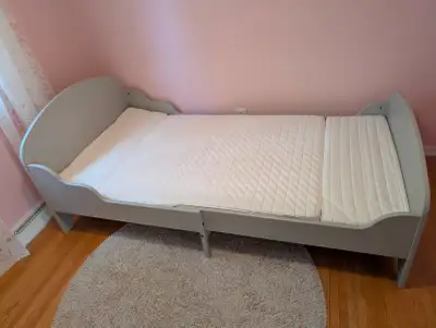 Lit pour enfants extensible / Extendable kid's bed, View more