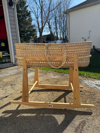 Moses Basket with Bassinet Stand