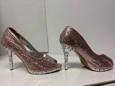 Glitter London shoes size 7, View more