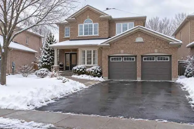 Snow Removal Brampton – Seasonal $399 | Per Visit $35