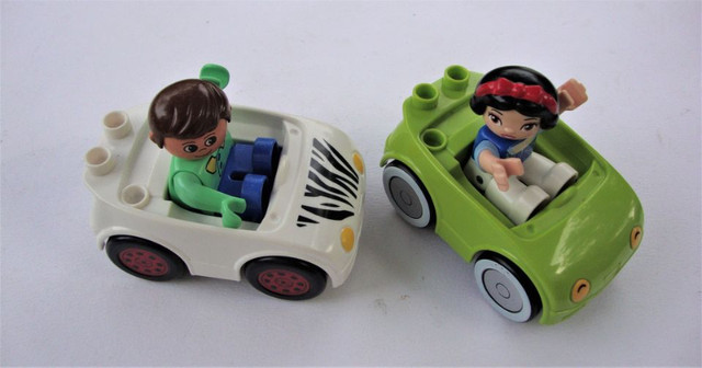 Collectible Lego Duplo Cars (2009) & 2 Minifigures in Toys & Games in Oshawa / Durham Region