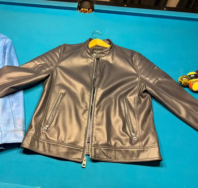 New  dark blue, extra large guess, leather jacket in Men's in Oakville / Halton Region - Image 2