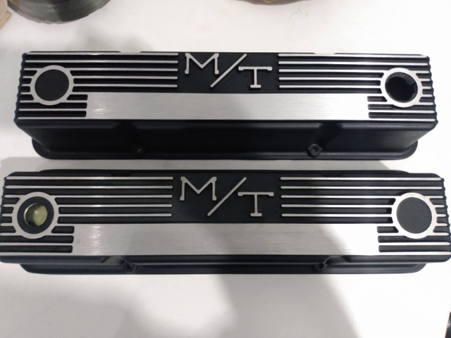Chevy SBC Holley M/T Black Aluminum Valve Covers #241-83 Kelowna in Engine & Engine Parts in Kelowna