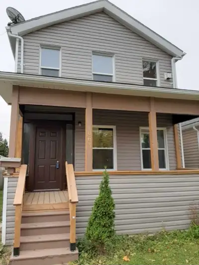 $1,275 per month plus. Tenant pays gas and hydro (approx $50-$60 each as per current tenant). Landlo...