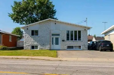 Les indications: -Trois rivières dans un quartier calme et paisible -Prix: 1600 légèrement discutabl...