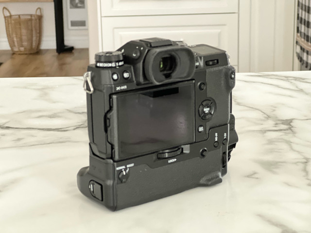 Fujifilm XH-1 in Cameras & Camcorders in Corner Brook - Image 2