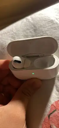 Airpods Pro and Airpods 2nd Gen