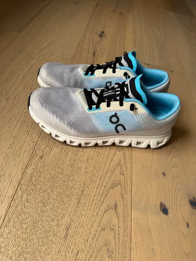 OC running shoes in Men's Shoes in Oakville / Halton Region - Image 2