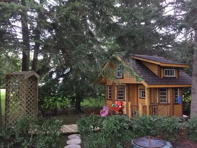 Playhouse  Childrensplayhouse  Cabin in Toys & Games in Winnipeg - Image 3