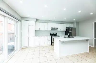 $3299 Beautiful Townhouse for Rent in Milton