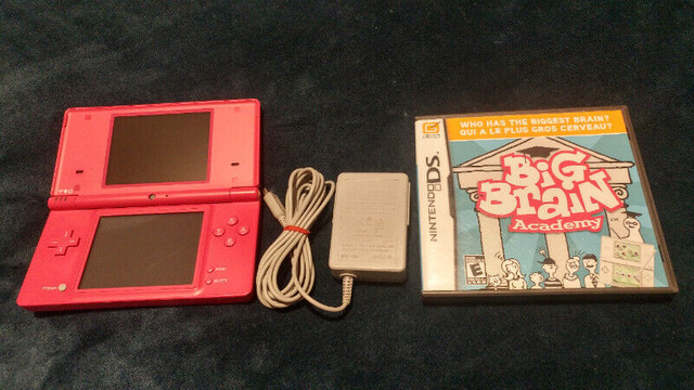 Nintendo DSi Pink Handheld Console System TWL-001 + Game in Nintendo DS in Mississauga / Peel Region - Image 2
