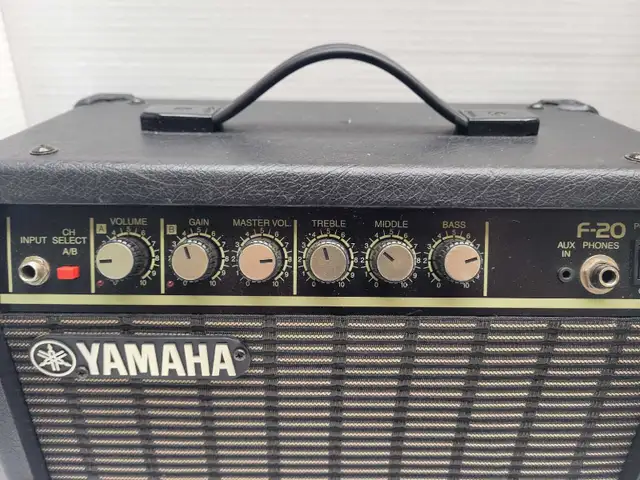 Yamaha F-20 Guitar Amp  in Amps & Pedals in City of Toronto - Image 3