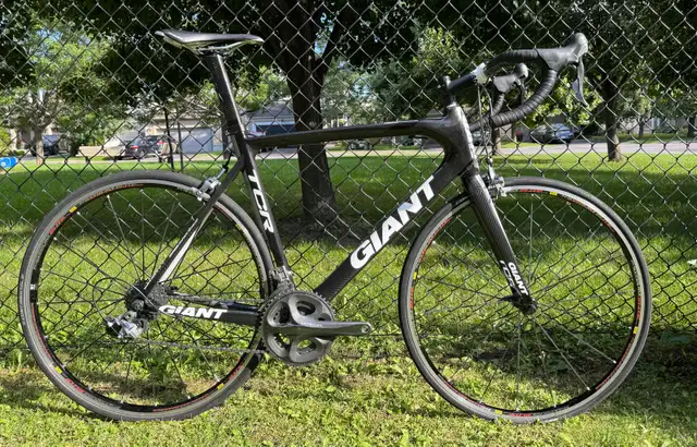 Giant TCR Advanced 2010 Carbon in Road in Ottawa - Image 5