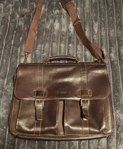 Kenneth Cole Reaction leather laptop briefcase fits 17" - cash, View more