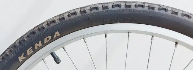 INFINITY HARDTAIL 21-SPEED MOUNTAIN BIKE (UNISEX) in Mountain in London - Image 5