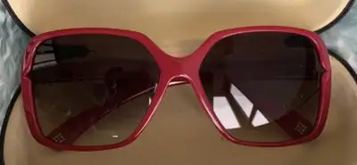 Louis Vuitton Sunglasses, View more