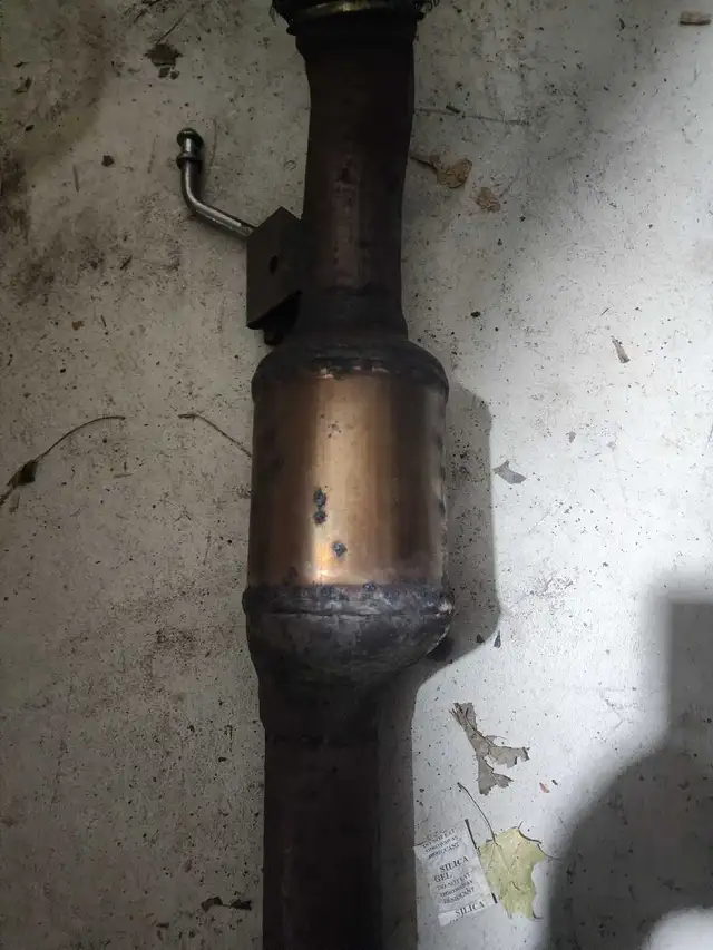 stock mk7 golf r down pipe in Engine & Engine Parts in Napanee - Image 5