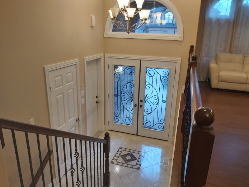 Spacious 3BR, 2 full wash, 2 car garage House in South Windsor. Long