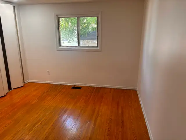 Charming Bungalow For Sale in Houses for Sale in Kitchener / Waterloo - Image 6