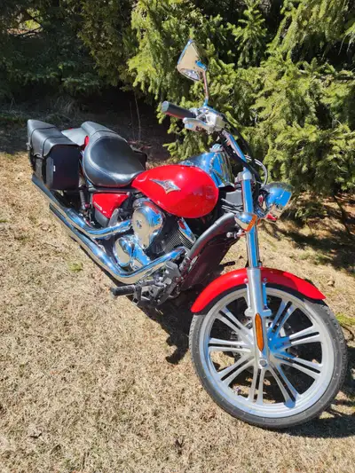 A great Kawasaki Vulcan Custom 900cc. Very comfortable ride, easy to handle. Only two owners!!!! Ver...