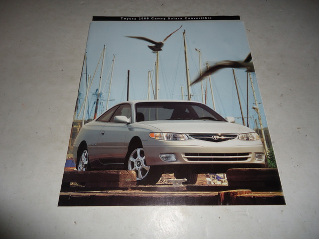 2000 TOYOTA CAMRY & CAMRY SOLARA CONVERTIBLE BROCHURE in Arts & Collectibles in Belleville