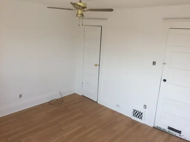 HUGE MASTER ROOM/FURNISHED/DUFFERIN ST/WIFI&UTIL INCLUDED/ASAP in Room Rentals & Roommates in City of Toronto - Image 8