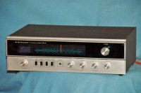 Vintage Sherwood S-7110 AM/FM receiver.