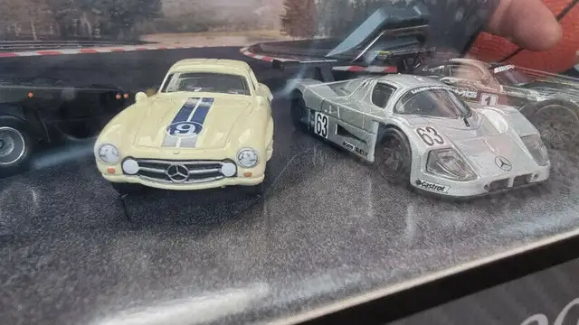 Hot Wheels Premium MERCEDES BENZ Box SET Diorama in Toys & Games in Mississauga / Peel Region - Image 5