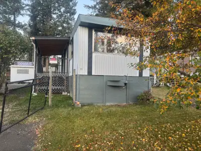 #11 Wildwood Park. Move in ready, comfy mobile home 2 bedroom. New updates and renovations.