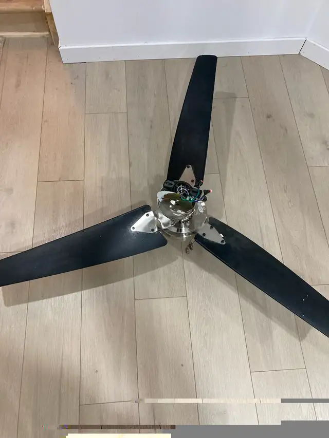 CEILING FAN in Indoor Lighting & Fans in Mississauga / Peel Region - Image 6