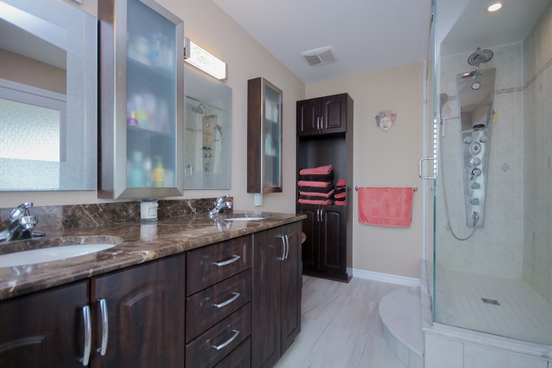 Free vanity and linen Free Stuff Ottawa Kijiji