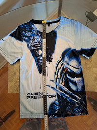 Kids Alien vs Pedator tshirt. NEW. Guelph