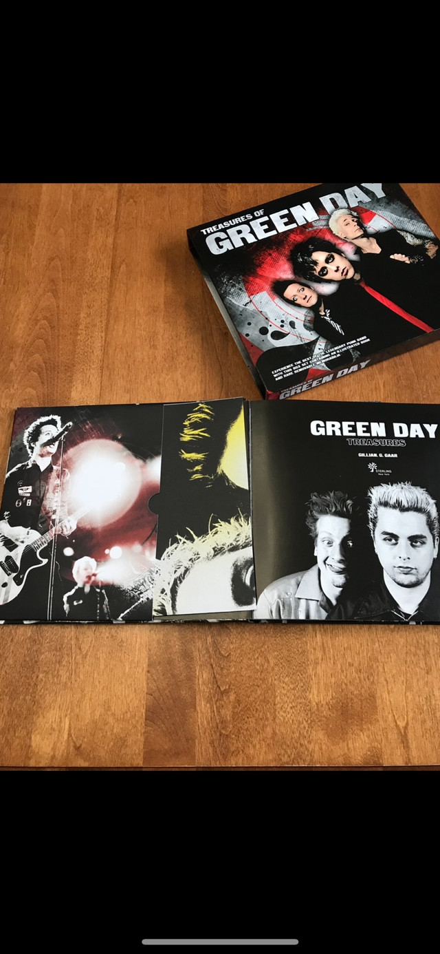 Green day Book  in Comics & Graphic Novels in Mississauga / Peel Region - Image 4
