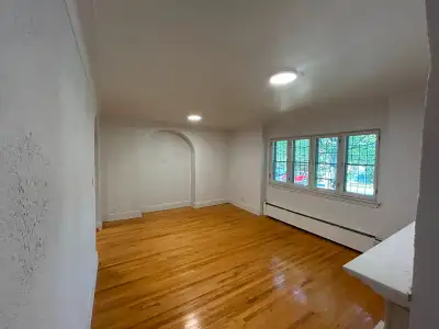 À LOUER – NDG – Grand 5 ½ (1350 pi²) – 2 chambres + bureau/3e chambre possible – Disponible à partir...