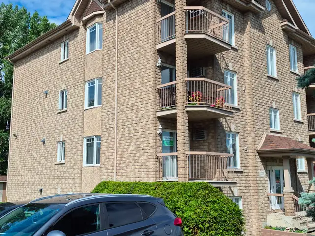 Place des Châteaux - Highly sought-after central location in the heart of L