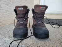 Baffin Winter Boots Size 11 - LIKE NEW !