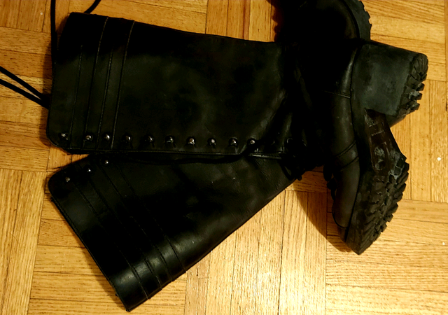 Leather knee high laced boots size 7 Women in Women's - Shoes in City of Toronto - Image 5