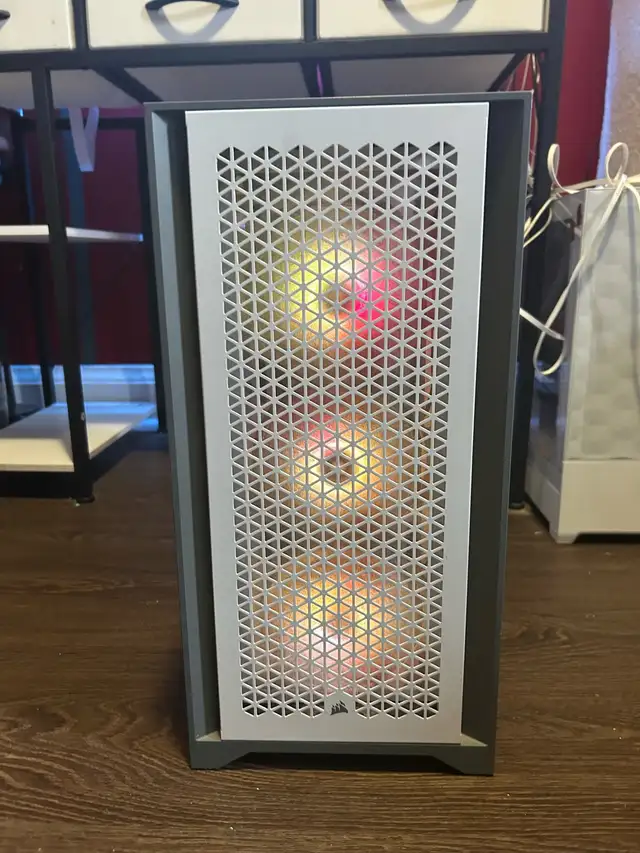 Gaming Computer/PC & Monitor with arm in Desktop Computers in City of Toronto - Image 2